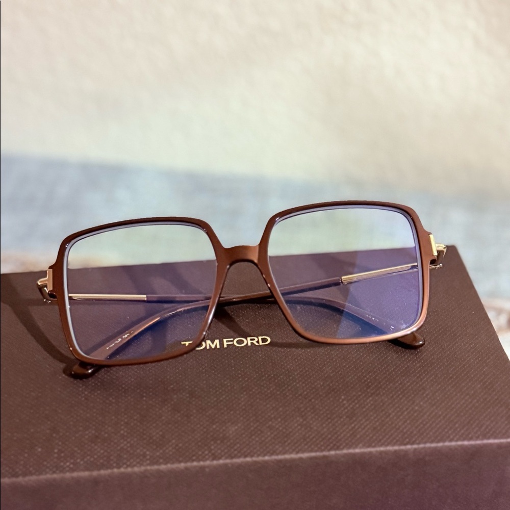 FT5915-B. Tom Ford blue light glasses no scratches on lenses barley worn,